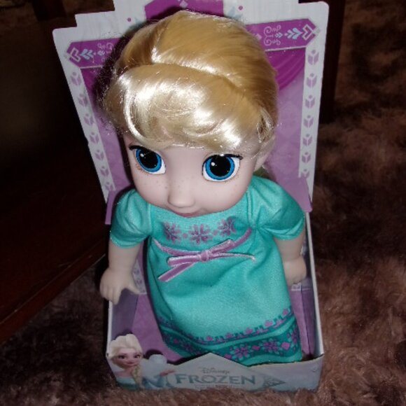 Disney Frozen 2 Young Elsa Doll New - Picture 1 of 4